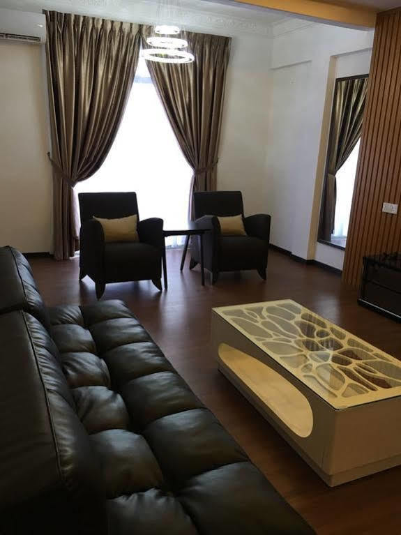 Midcity Service Suite Malacca Luaran gambar